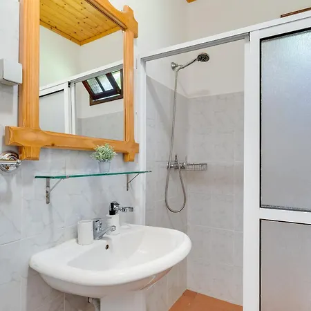 Maiata House By Madeira